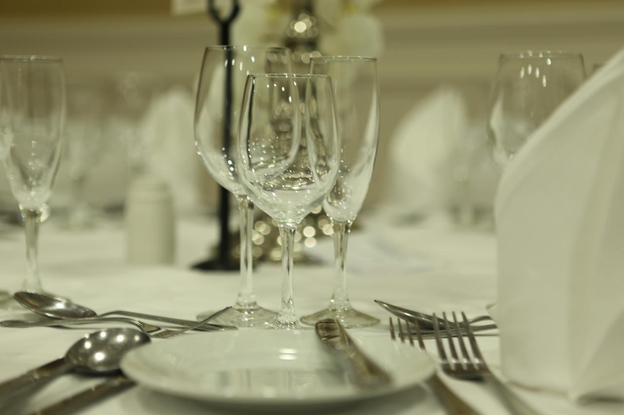 Walter Raleigh Hotel Youghal Bagian luar foto