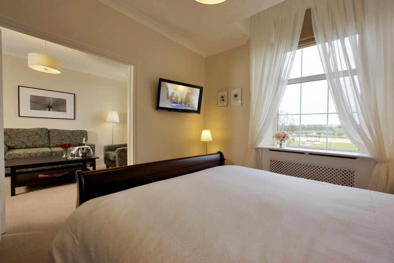 Walter Raleigh Hotel Youghal Bagian luar foto