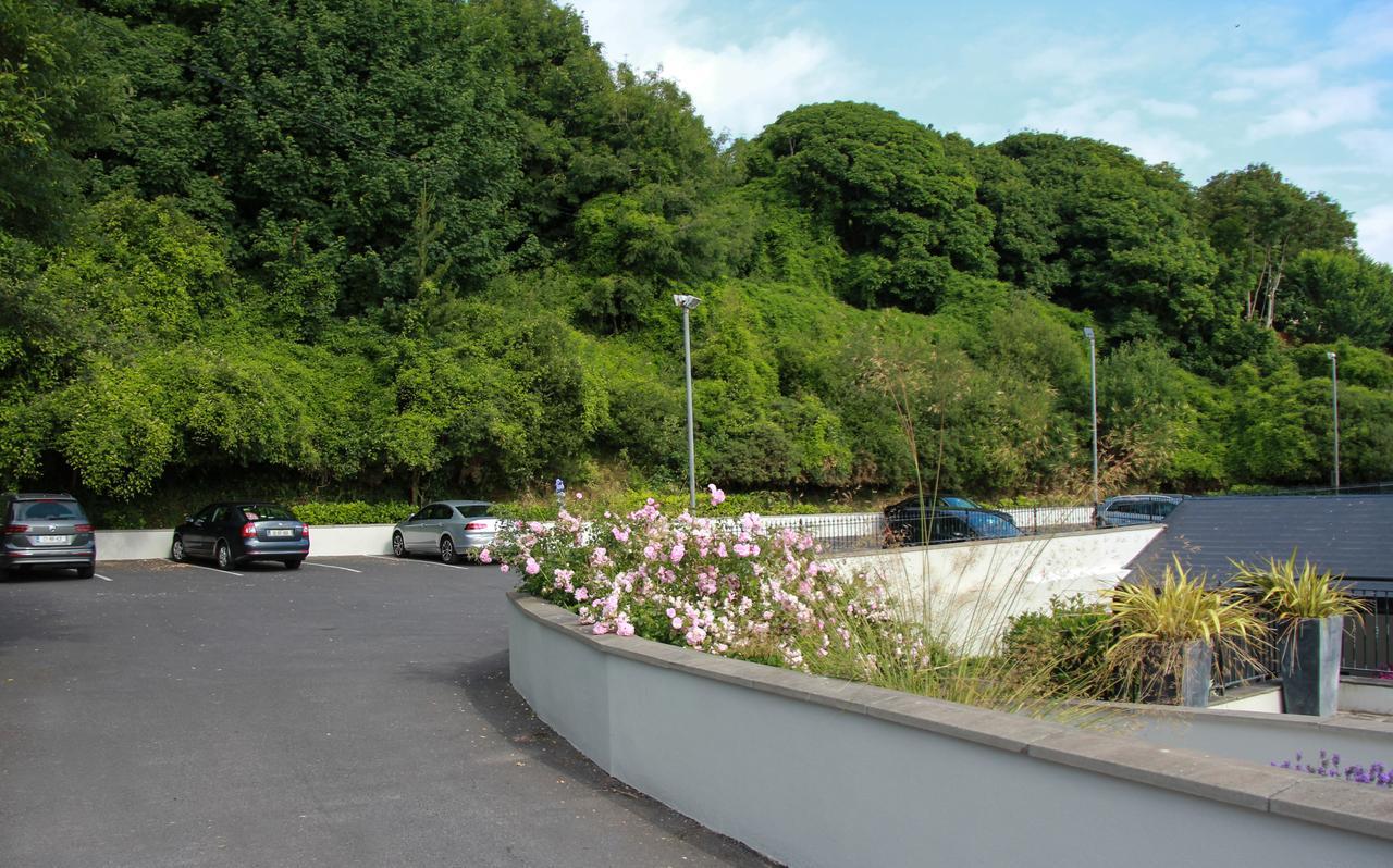 Walter Raleigh Hotel Youghal Bagian luar foto
