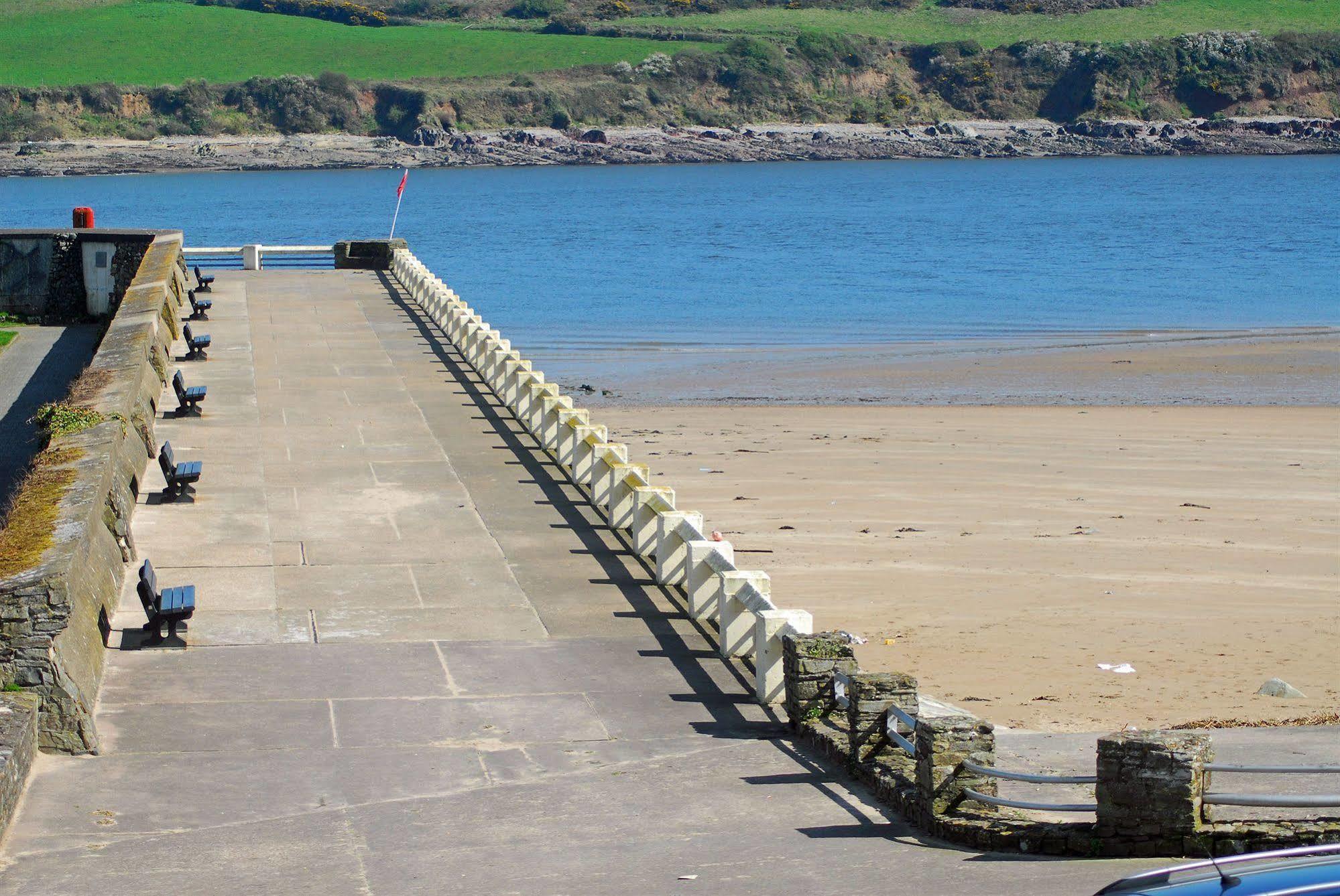 Walter Raleigh Hotel Youghal Bagian luar foto